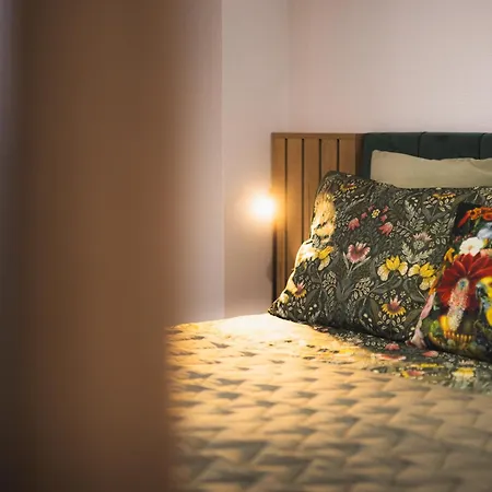 Lägenhet Green Apartment Centrum & 24H Self Check-In With Private Parking Banská Bystrica
