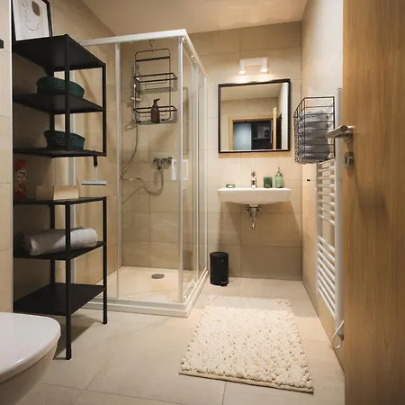 Green Apartment Centrum & 24H Self Check-In With Private Parking *