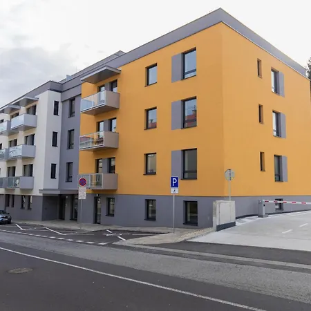 Green Apartment Centrum & 24H Self Check-In With Private Parking * Banská Bystrica