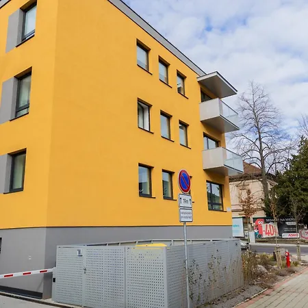 Green Apartment Centrum & 24H Self Check-In With Private Parking Lägenhet