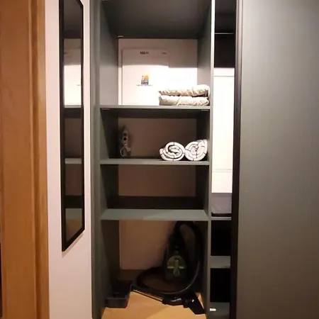 Lägenhet Green Apartment Centrum & 24H Self Check-In With Private Parking Banská Bystrica